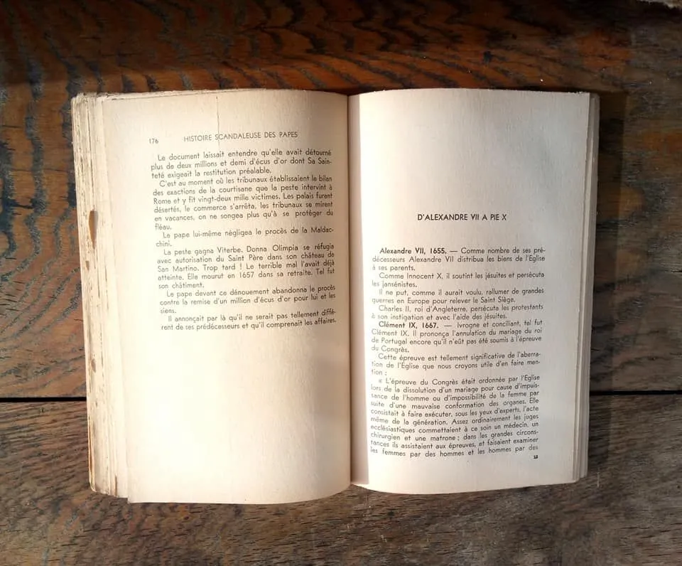 Histoire scandaleuse des papes par R et CH. Gagey